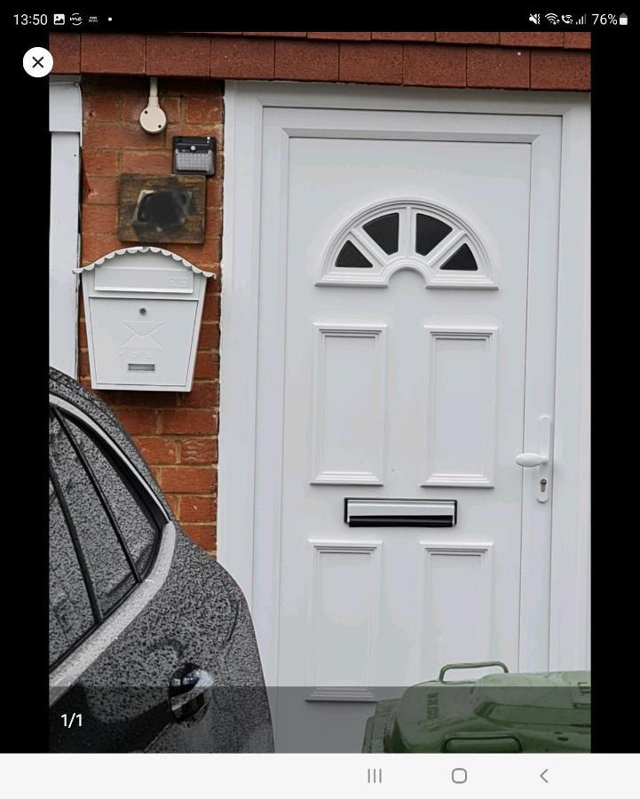 Spacious 3 Bed 1 Bath Hse W Guest Toilet W Parking Near Excel - E16 London Exterior photo